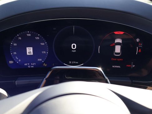 New 2026 Porsche Macan 4 Electric AWD/4WD image 15