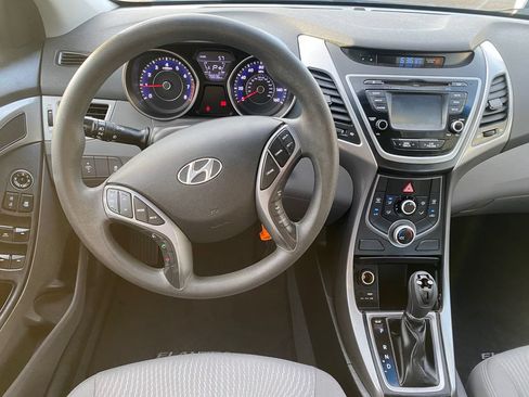 Used 2015 Hyundai Elantra SE w/ Option Group 02 FWD image 30