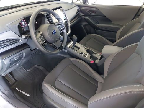 Used 2025 Subaru Crosstrek 2.0i Premium image 18