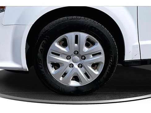 Used 2018 Dodge Grand Caravan w/ UConnect Hands-Free Group image 10