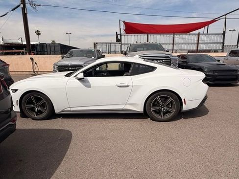 Used 2024 Ford Mustang Coupe image 5