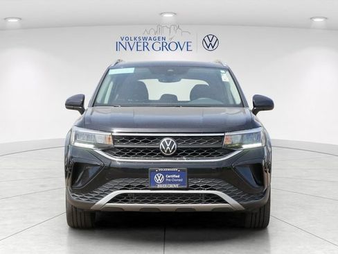 Certified 2023 Volkswagen Taos SE w/ Panoramic Sunroof Package AWD/4WD image 2