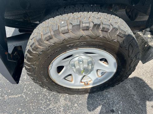 Used 2014 Chevrolet Silverado 1500 W/T RWD image 21