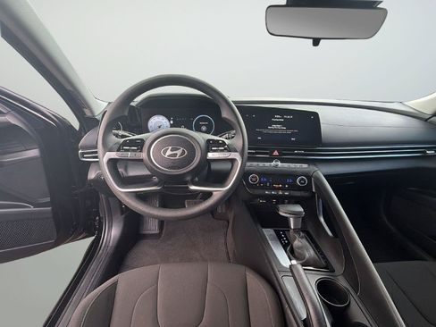 Certified 2024 Hyundai Elantra SEL FWD image 9