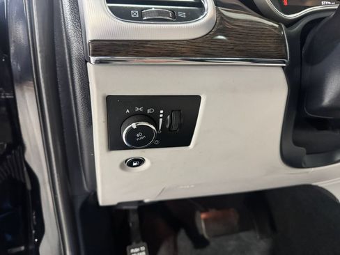 Used 2021 Jeep Grand Cherokee Summit AWD/4WD image 39