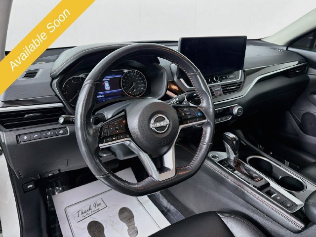 Used 2023 Nissan Altima 2.5 SR AWD/4WD image 9
