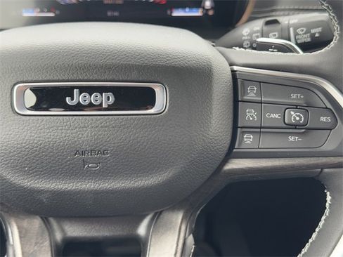 New 2025 Jeep Grand Cherokee Limited image 28