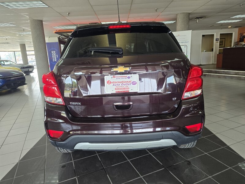 Used 2020 Chevrolet Trax LT w/ LT Convenience Package FWD image 5