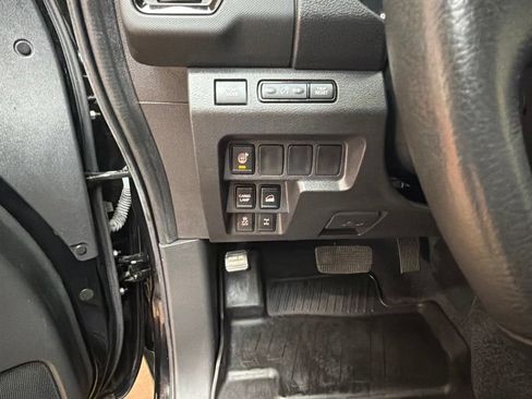 Used 2024 Nissan Frontier PRO-4X w/ Technology Package AWD/4WD image 22