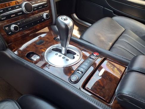 Used 2006 Bentley Flying Spur Flying Spur AWD/4WD image 16