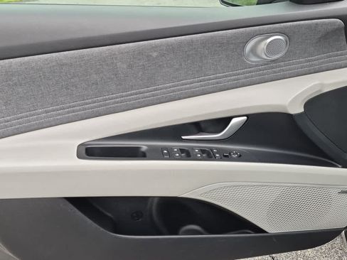 Used 2024 Hyundai Elantra Limited FWD image 11