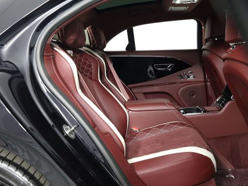 Used 2024 Bentley Flying Spur W12 AWD/4WD image 33