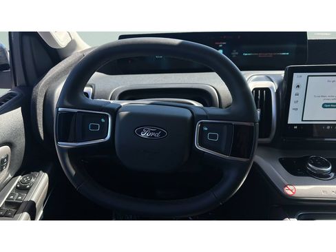 Certified 2025 Ford Expedition Active AWD/4WD image 12