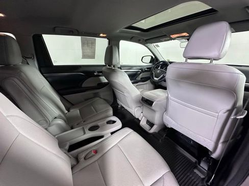 Used 2018 Toyota Highlander Limited AWD/4WD image 13