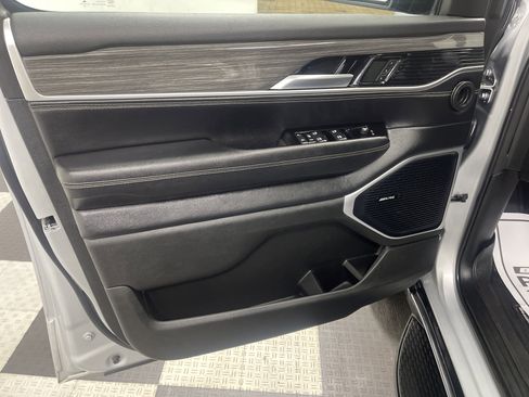 Used 2022 Jeep Wagoneer Series II w/ Premium Group I image 9