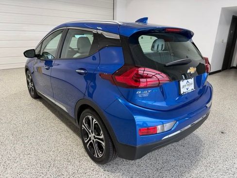 Used 2020 Chevrolet Bolt Premier w/ Infotainment Package FWD image 5