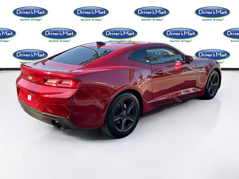 Used 2016 Chevrolet Camaro LT w/ Technology Package image 8