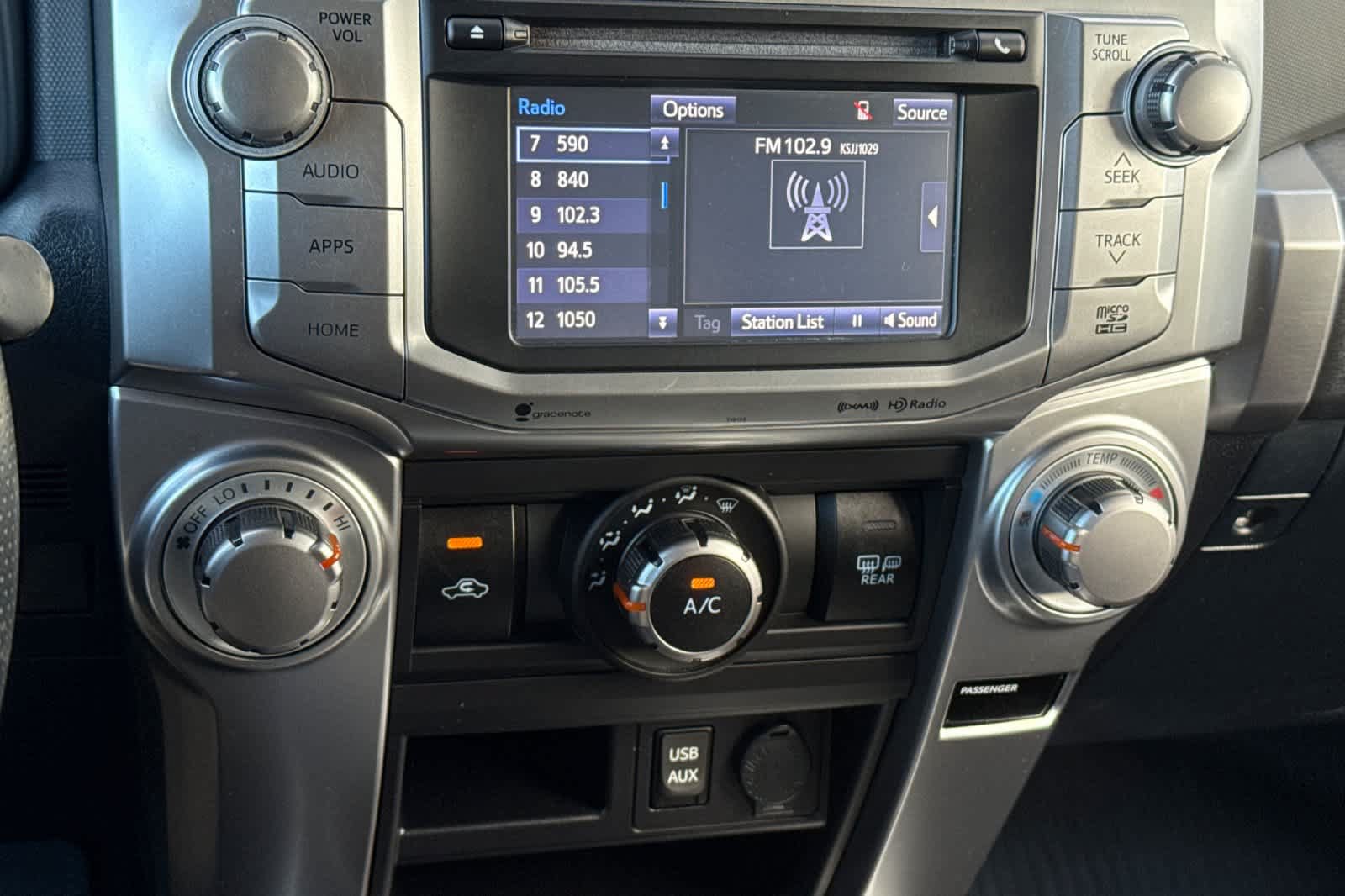Used 2018 Toyota 4Runner SR5 Premium AWD/4WD image 23