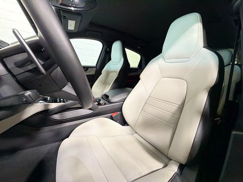 Certified 2025 Porsche Cayenne S AWD/4WD image 5
