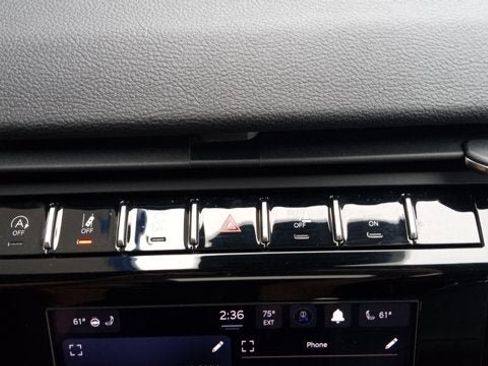 Used 2023 Jeep Grand Cherokee L Laredo AWD/4WD image 8