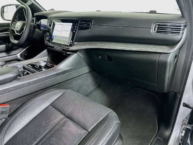 Used 2024 Jeep Wagoneer L Series II w/ Flexible Seating Group RWD image 28