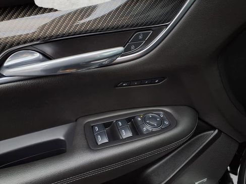 Used 2021 Cadillac XT6 Sport image 16