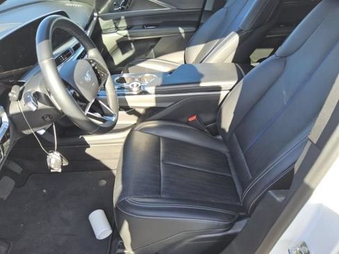Used 2024 Cadillac Lyriq Luxury RWD image 6