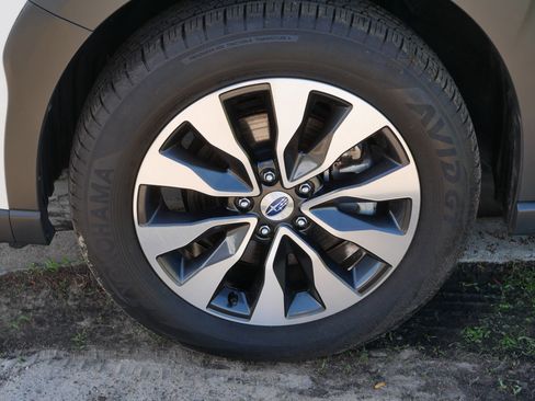 Certified 2025 Subaru Outback Touring XT AWD/4WD image 15