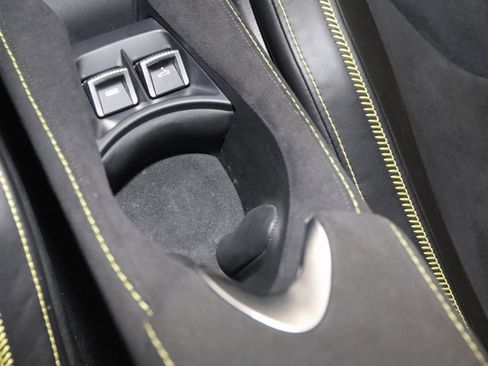 Used 2022 McLaren 720S Performance image 48