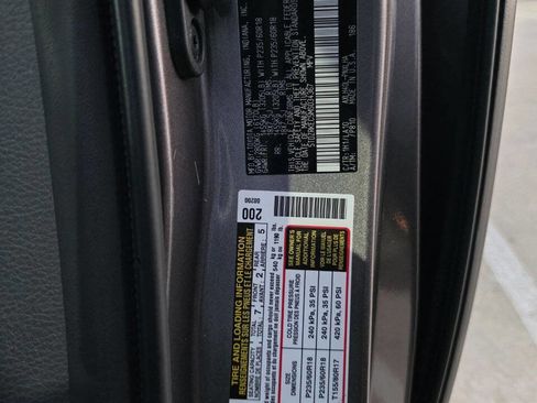 Used 2021 Toyota Sienna Limited image 40