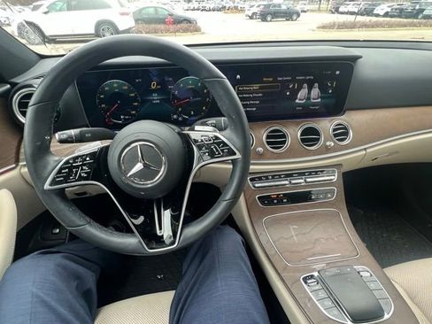 Used 2023 Mercedes-Benz E 350 4MATIC Sedan image 4