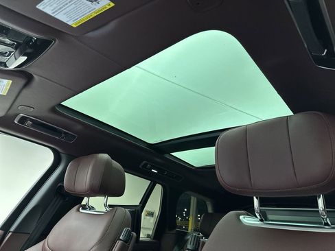 Used 2024 Land Rover Range Rover Autobiography image 7