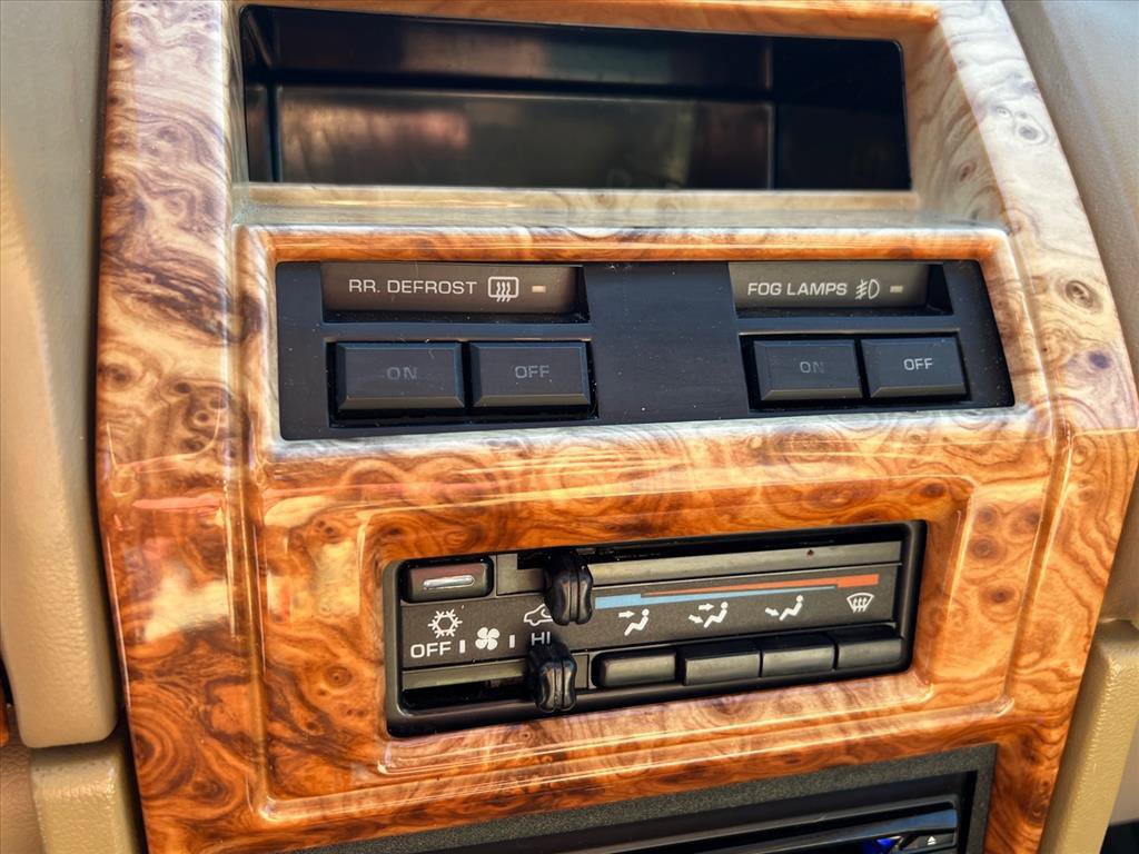 Used 1993 Dodge Shadow ES FWD image 22