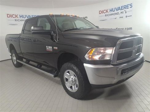 Used 2017 RAM 3500 Tradesman w/ Chrome Appearance Group image 3