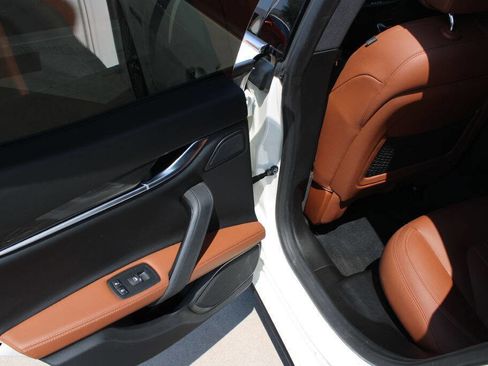 Used 2018 Maserati Ghibli image 13