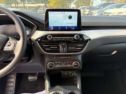 Certified 2020 Ford Escape SE image 16