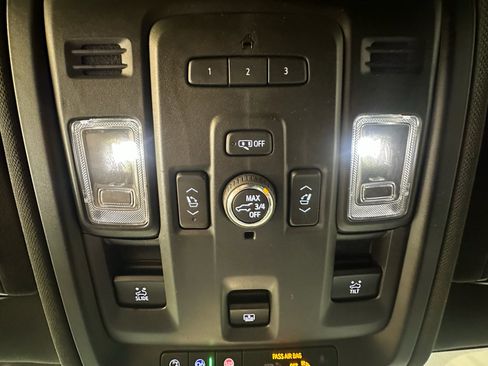Certified 2021 GMC Yukon SLT w/ SLT Luxury Plus Package AWD/4WD image 32