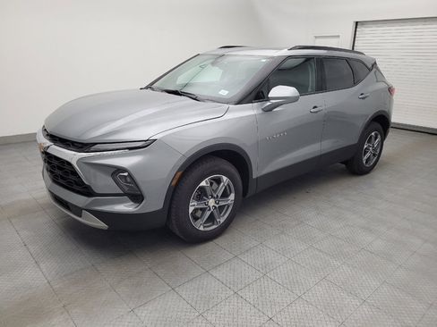 Used 2024 Chevrolet Blazer LT w/ Convenience Package FWD image 2
