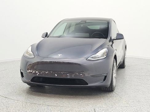 Used 2023 Tesla Model Y Long Range image 2