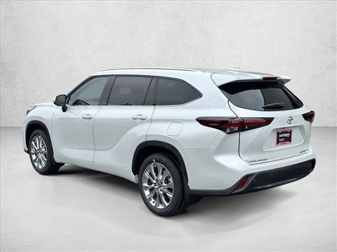 Used 2025 Toyota Highlander Limited image 7