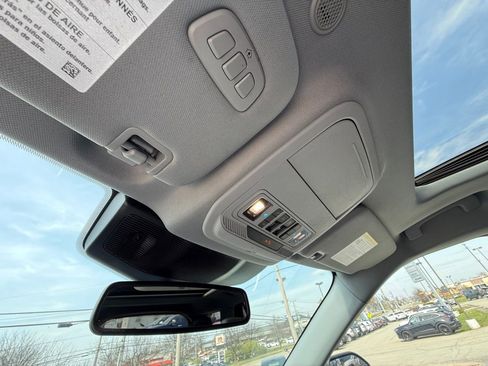 Used 2021 Ford Explorer Limited image 24