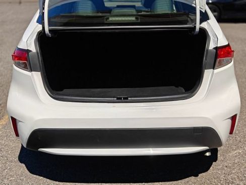 Used 2020 Toyota Corolla LE FWD image 41