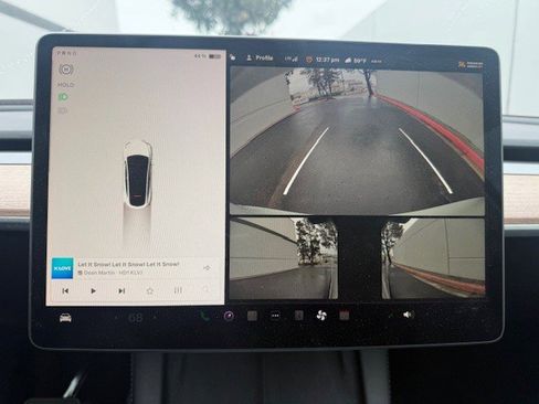 Used 2022 Tesla Model Y Long Range image 17