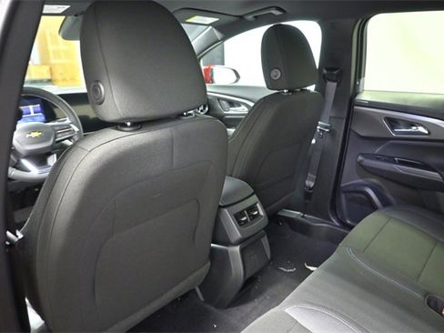 New 2026 Chevrolet Equinox EV LT image 15