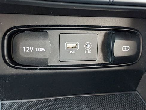 Used 2020 Hyundai Santa Fe SEL image 25