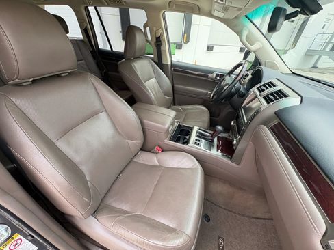 Used 2015 Lexus GX 460 w/ Premium Package AWD/4WD image 32