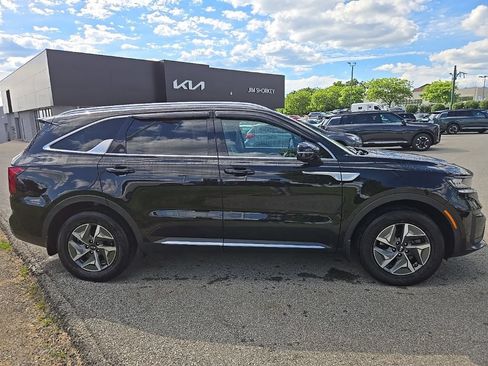 Used 2021 Kia Sorento S FWD image 2