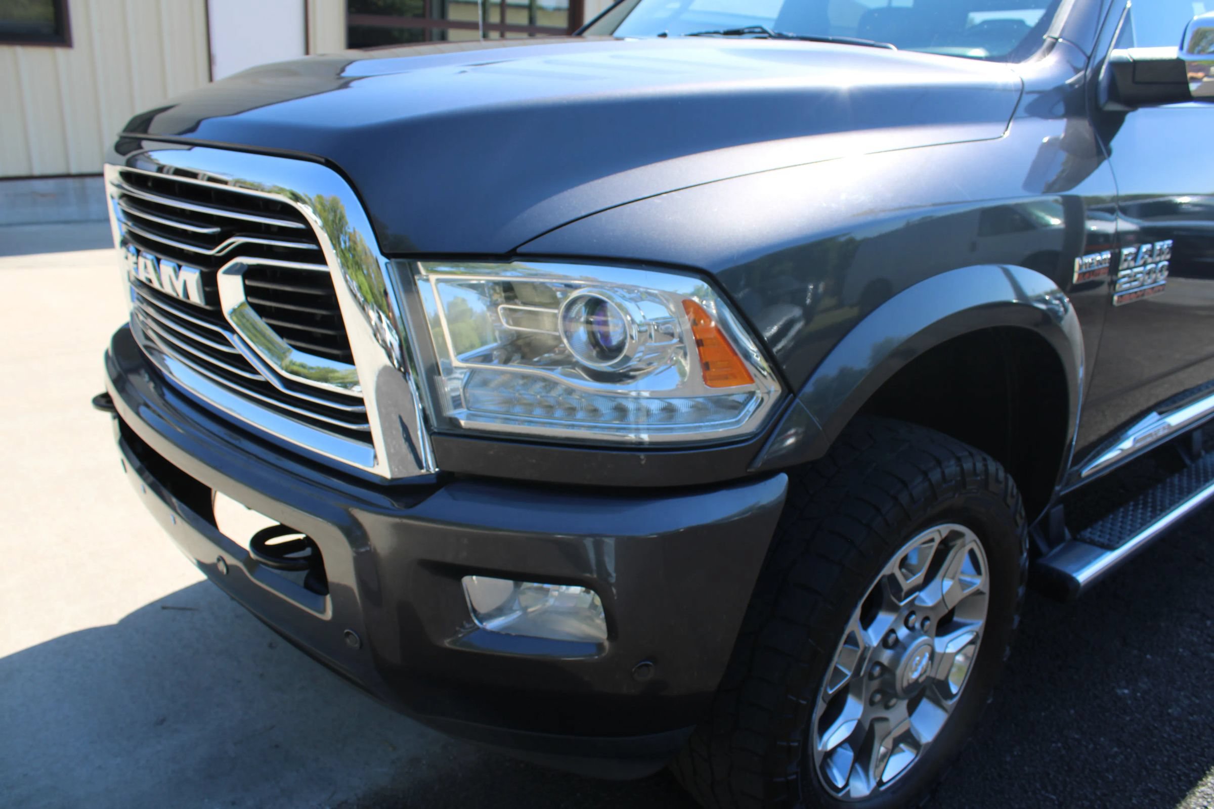 Used 2017 RAM 2500 Limited AWD/4WD image 3