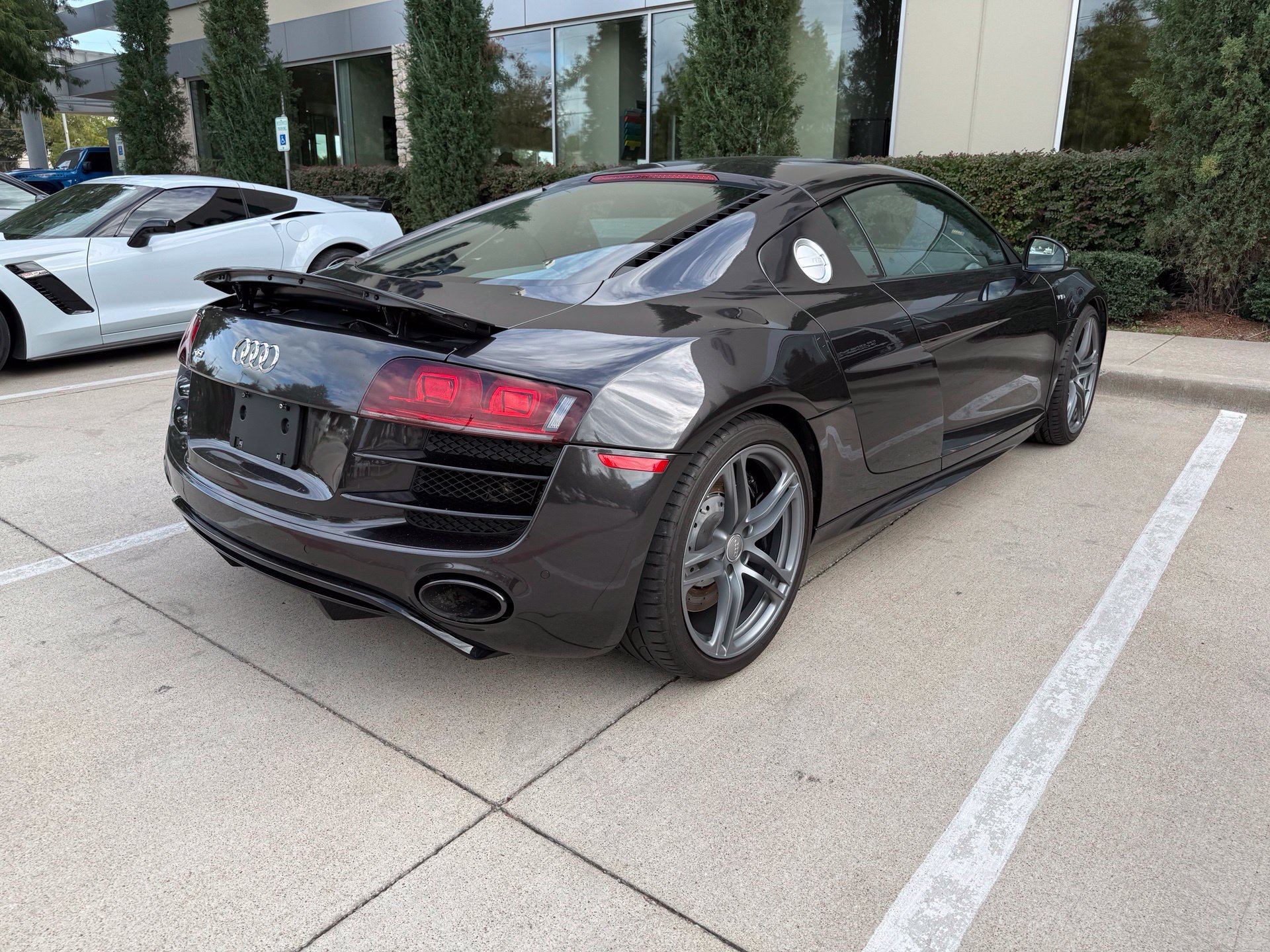 Used 2012 Audi R8 V10 AWD/4WD image 5