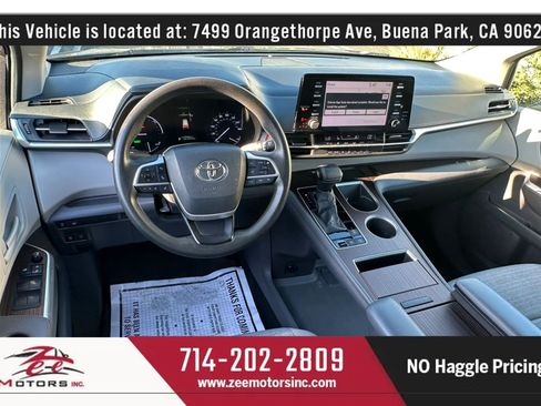 Used 2021 Toyota Sienna LE w/ LE Plus Package FWD image 18
